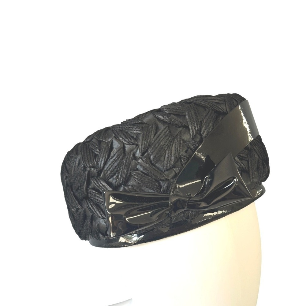 Vintage 50s 60s HC Prange Black Woven Straw Pillbox Hat Patent‎ Leather Bow JS